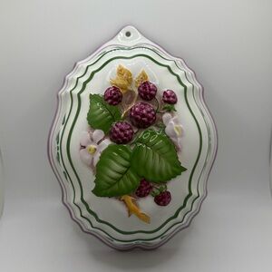 Floral and Berry Wall Plaque cordon bleu